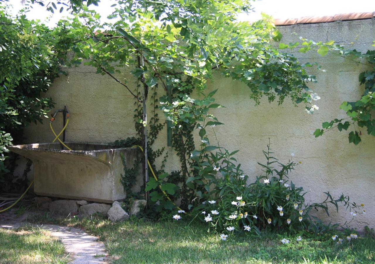 La Maison Des Invites Pernes-les-Fontaines Exterior foto