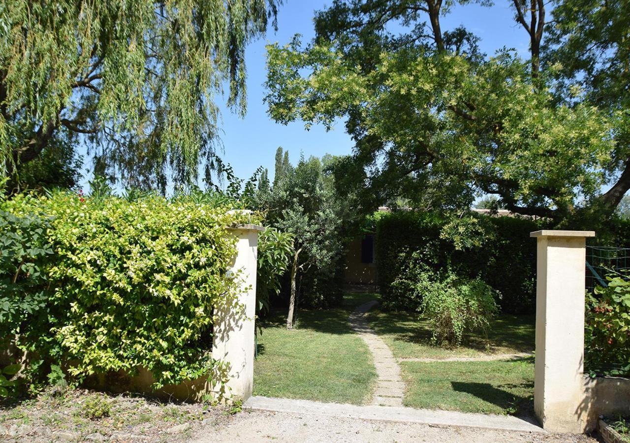 La Maison Des Invites Pernes-les-Fontaines Exterior foto